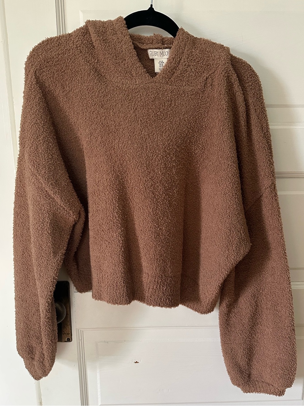 Fuzzy cropped hoodie